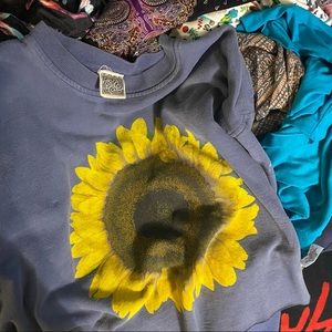 slightly cropped sunflower sweater🌻